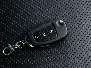 2013款1.6L 5门手动豪华版 其它