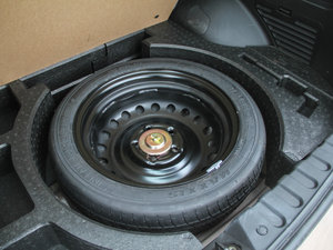 2013款1.6L 手动舒适版 备胎