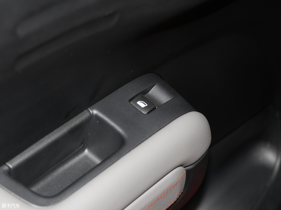 2018 C4 AIRCROSS 350THP Ԅӻ(lin)W(wng)ǰ