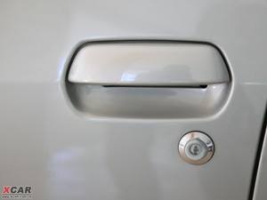 2009款1.6L X手动版 主驾门拉手