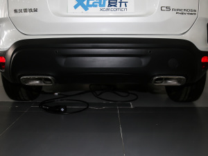 2020款1.6T 四驱插混悦享型 排气管