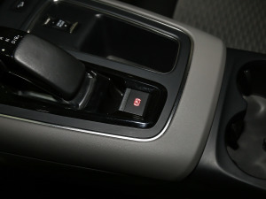 2020款1.6T 四驱插混悦享型 驻车制动器