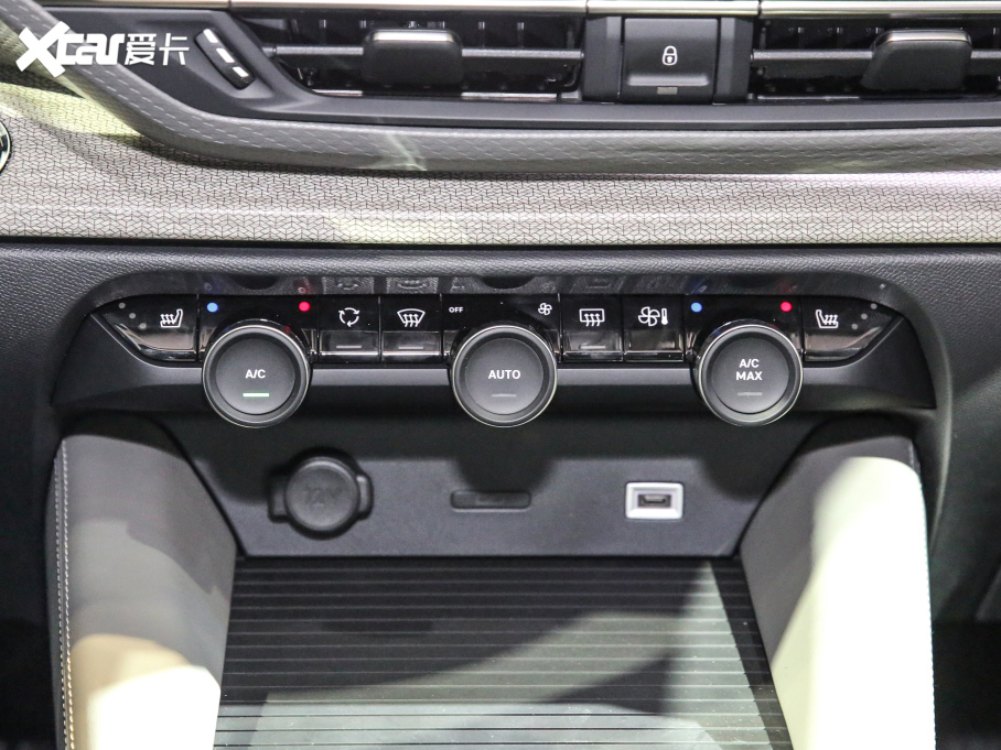 2021ِC5 X 1.6T ҫ