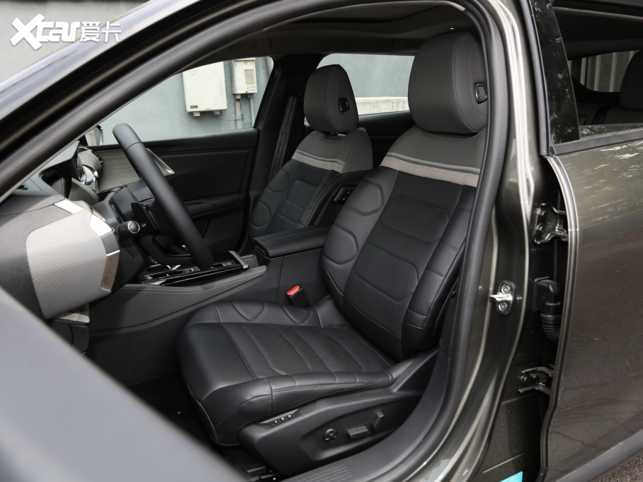 2021ِC5 X 1.6T ҫ