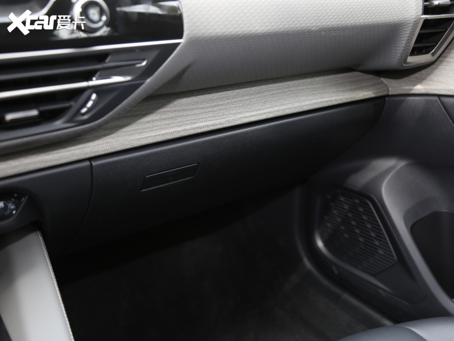 2021ِC5 X 1.6T ҫ