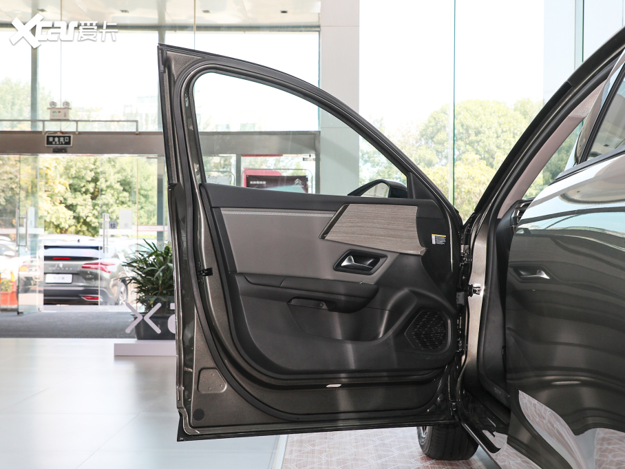 2021ِC5 X 1.6T I