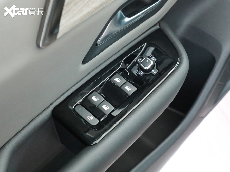 2021ِC5 X 1.6T I