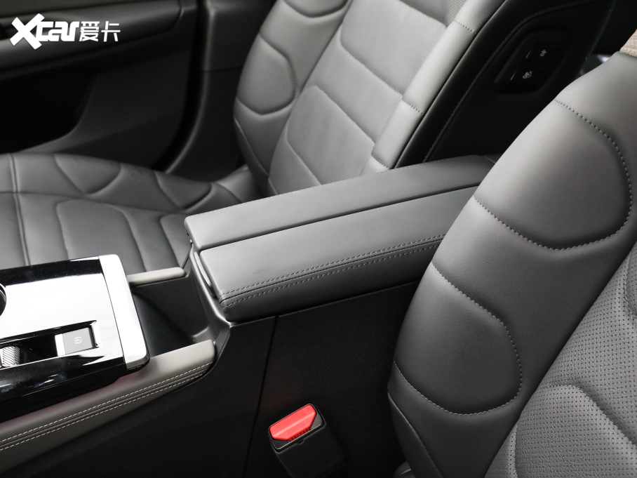 2021ِC5 X 1.6T ҫ