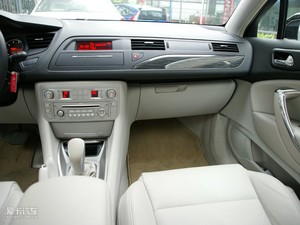 2010款2.3L 自动尊雅版 中控区