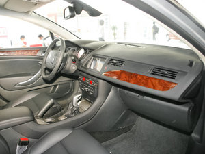 2010款2.3L 自动尊贵版 中控区