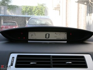 2009款2.0L 自动豪华天窗版 中控区