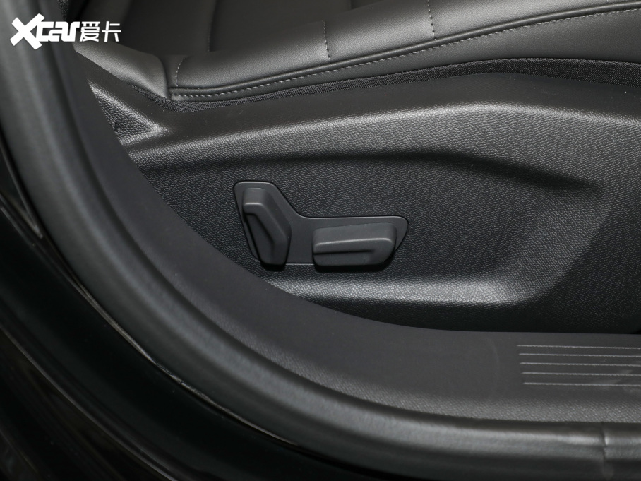 2022ِC5 X 1.6T  _Tt