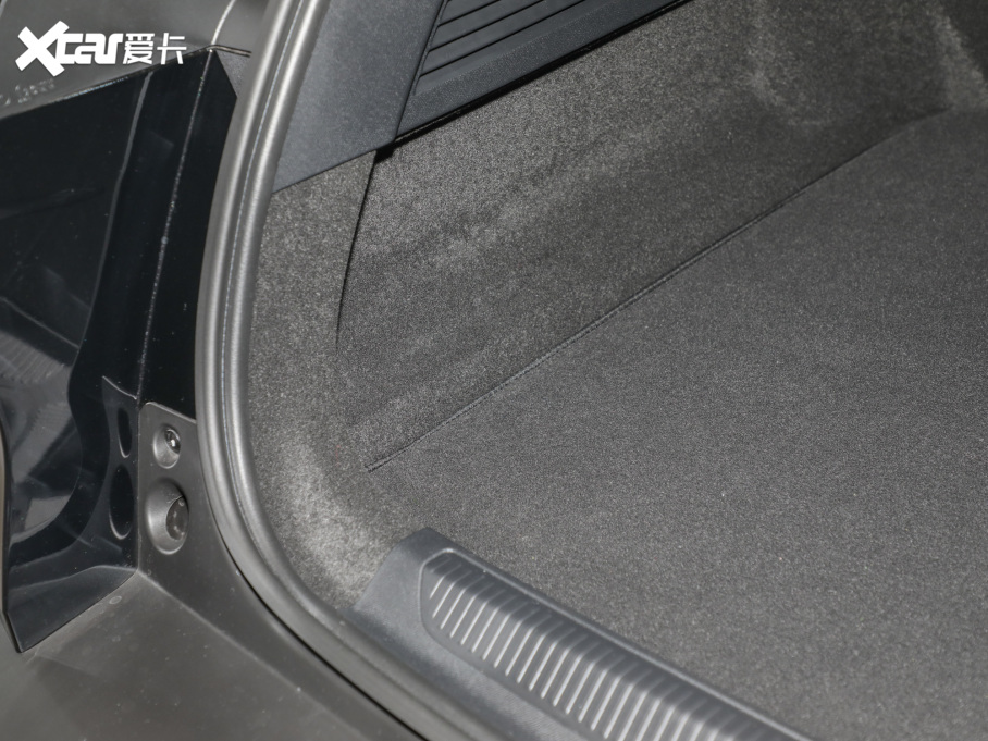 2022ِC5 X 1.6T  _Tt