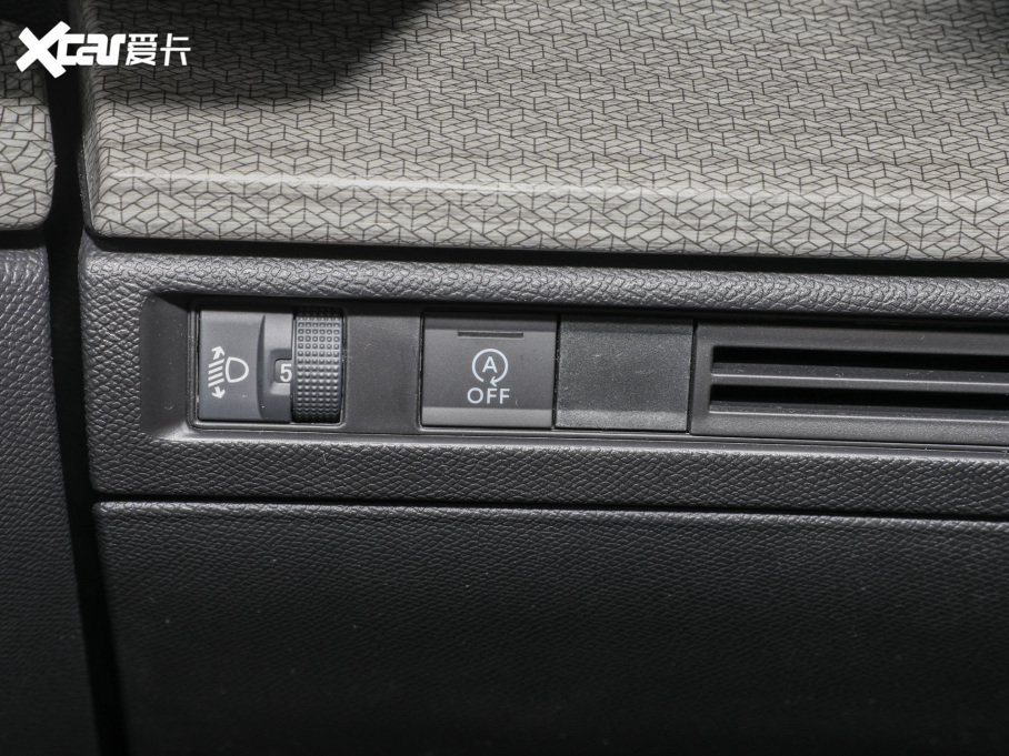 2022ِC5 X 1.6T  _Tt