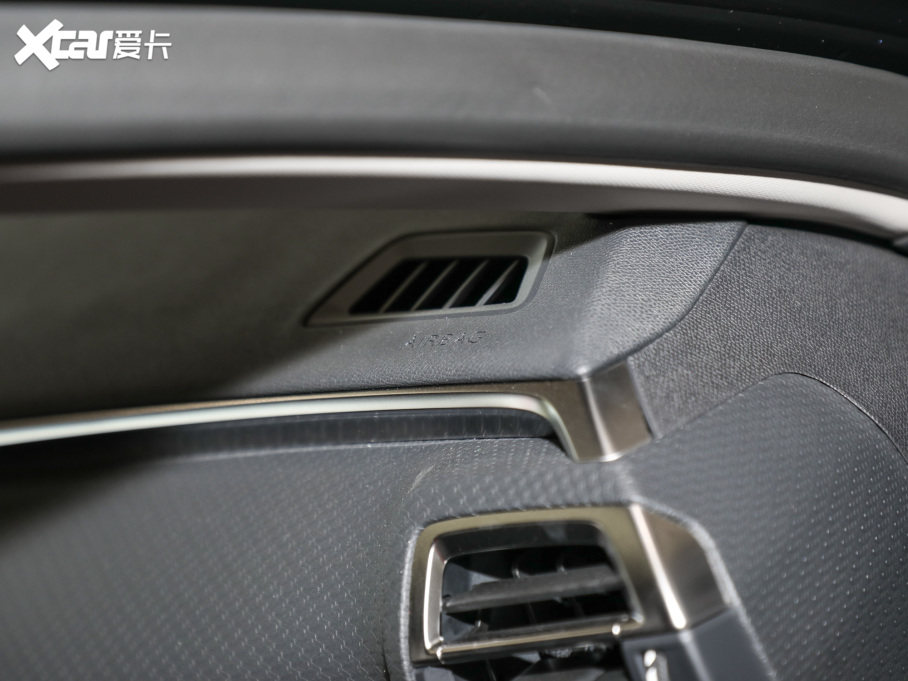 2022ِC5 X 1.6T  _Tt