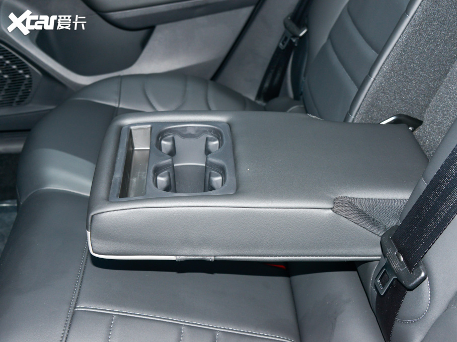 2022ِC5 X 1.6T FM