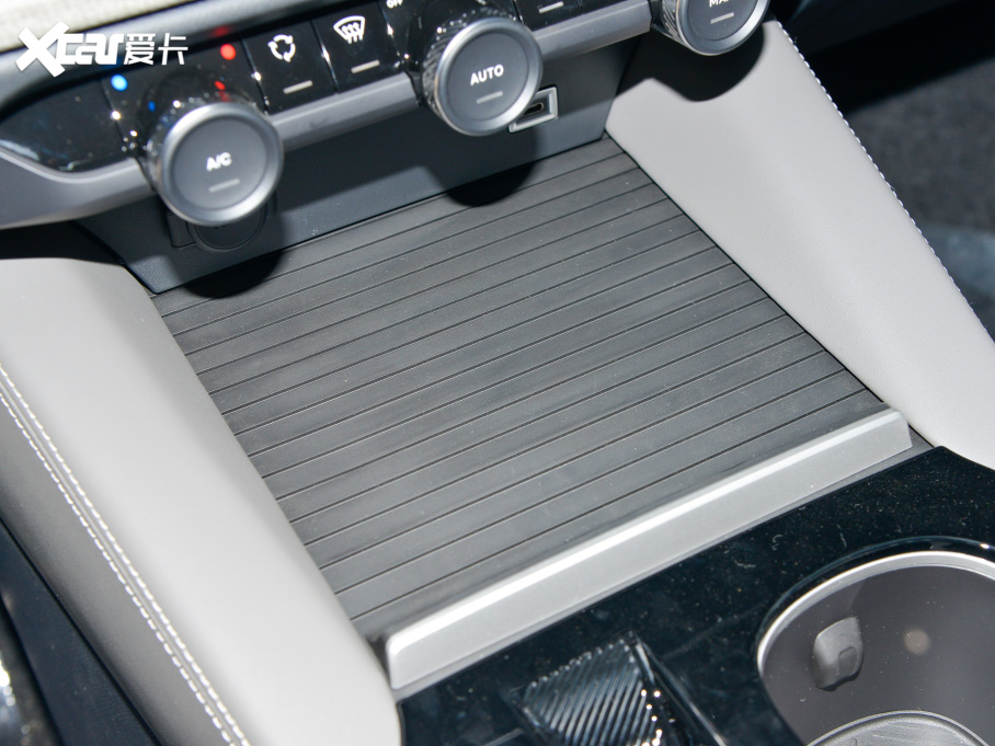 2022ِC5 X 1.6T FM