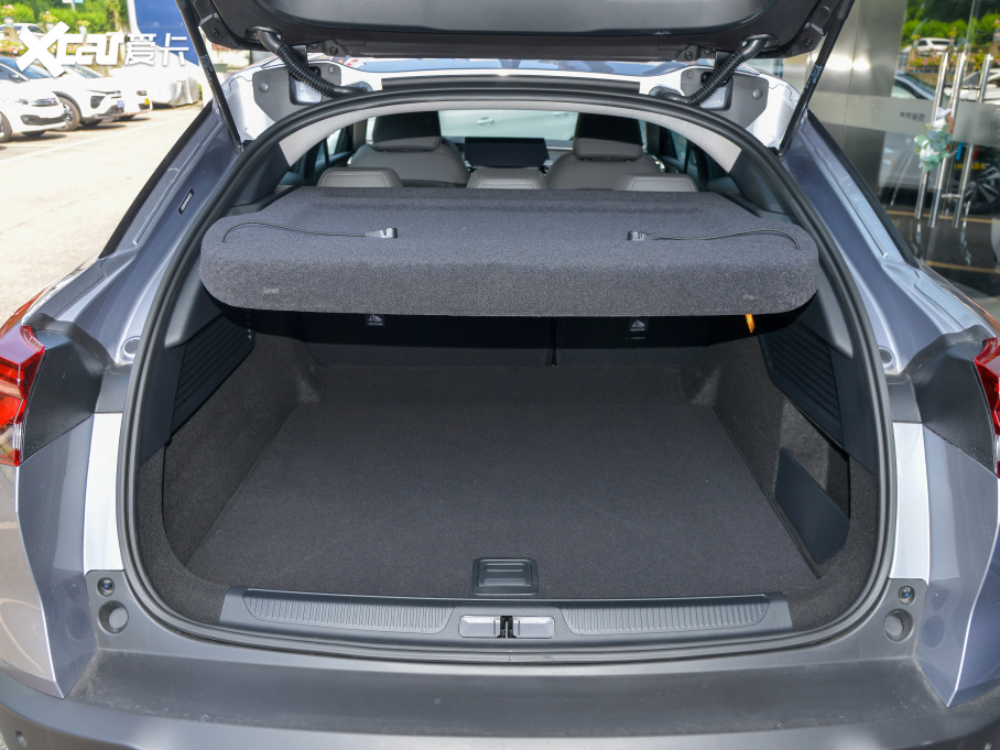 2022ِC5 X 1.6T FM