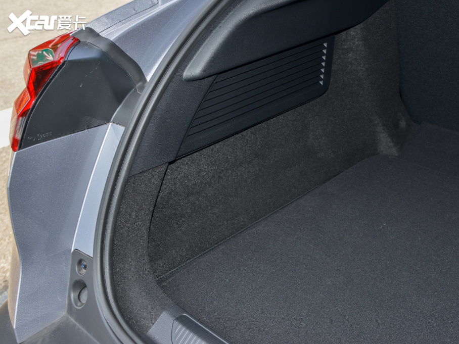 2022ِC5 X 1.6T FM