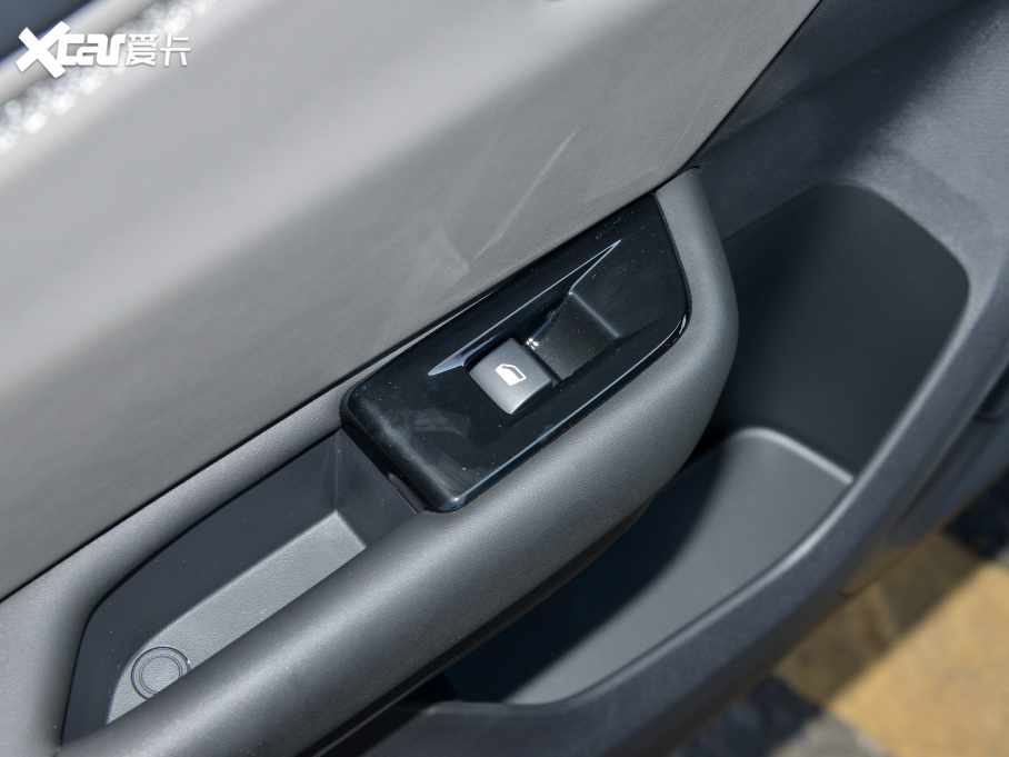 2022ِC5 X 1.6T FM