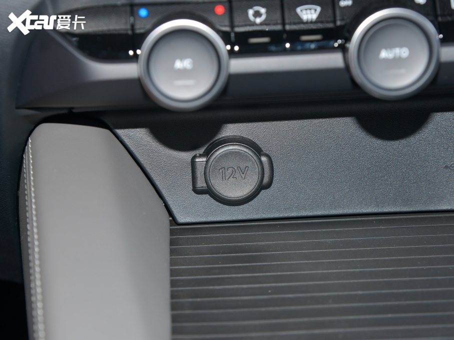 2022ِC5 X 1.6T FM