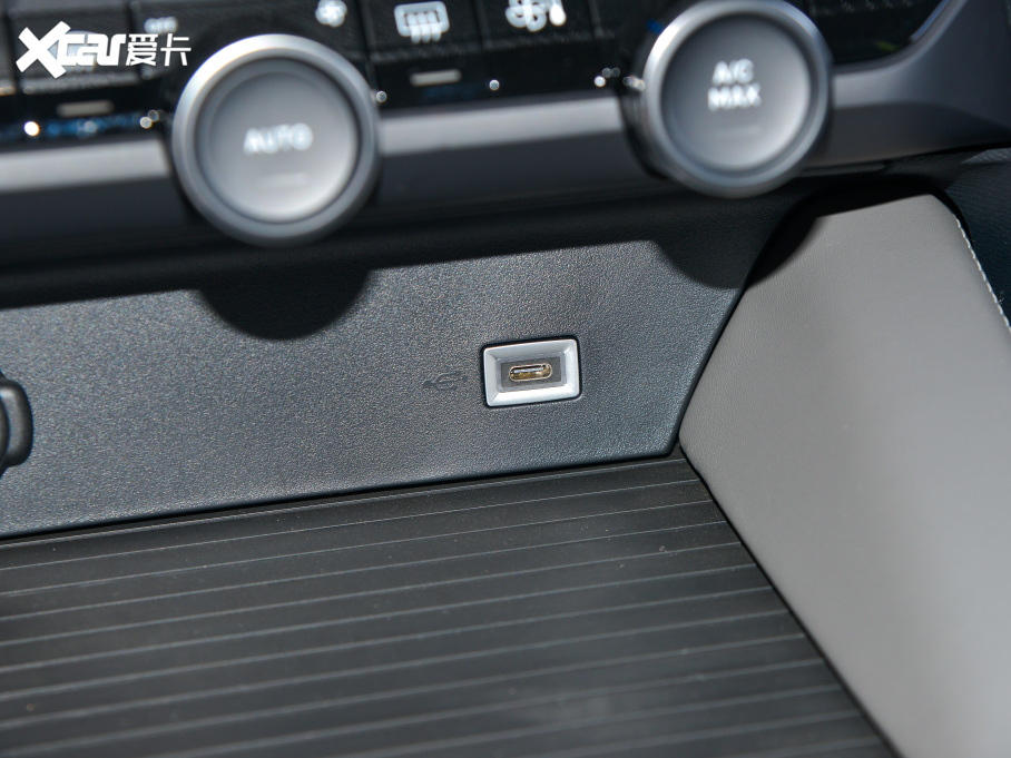 2022ِC5 X 1.6T FM