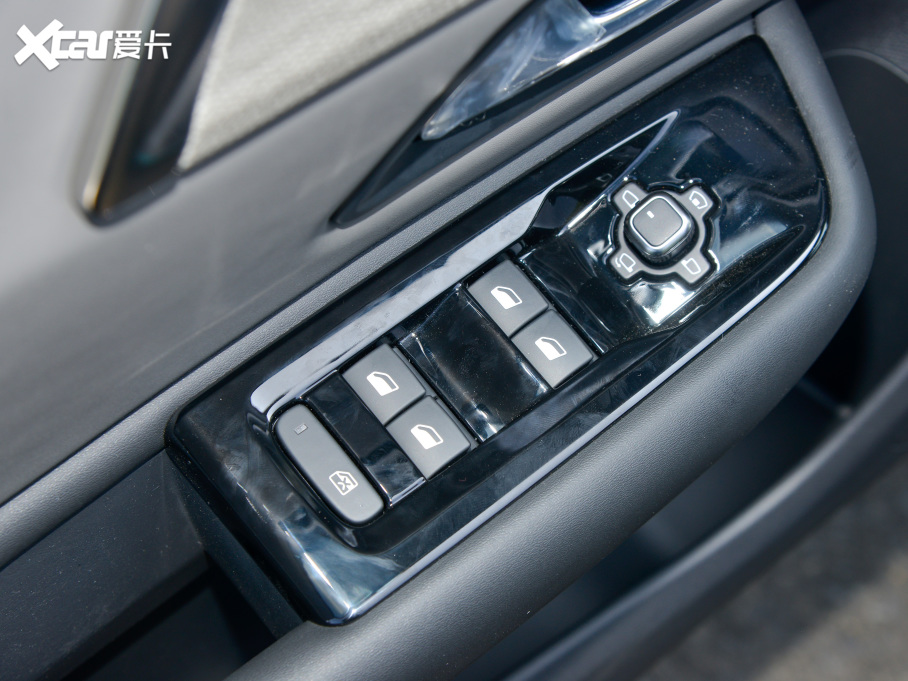 2022ِC5 X 1.6T FM