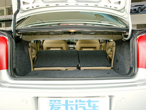 2010款手动尊贵版 空间座椅