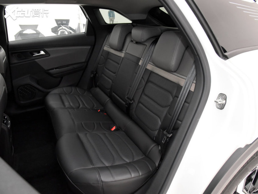 東風雪鐵龍2023款凡爾賽C5 X