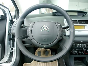 2010款1.6L  手动尚乐版 方向盘