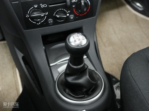 2010款1.6L  手动尚乐版 换挡杆