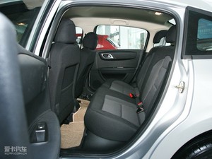 2010款1.6L  手动尚乐版 后排空间