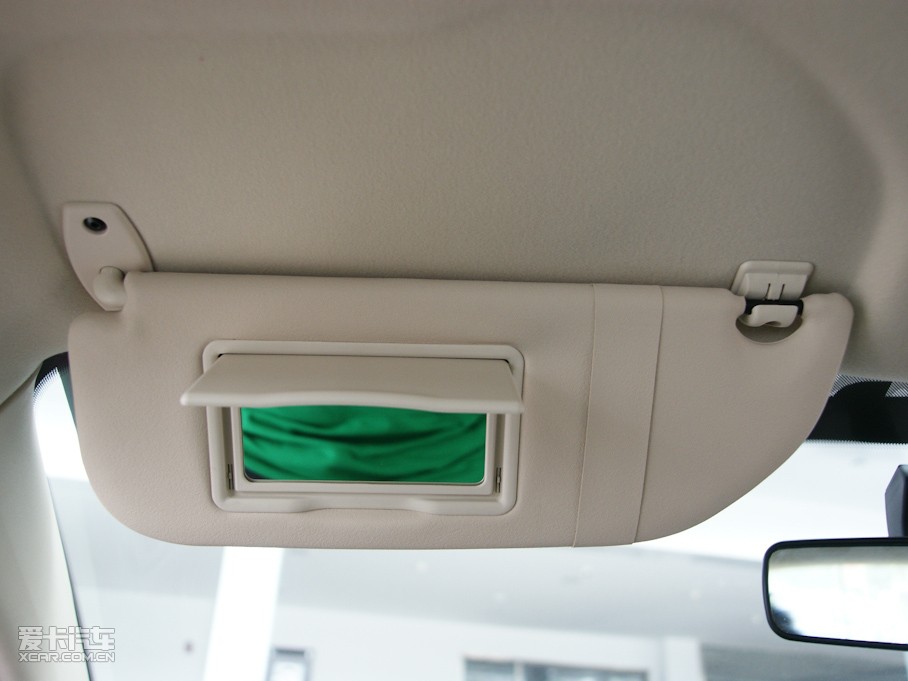 2010�����΃Ɏ� 1.6L �ք��И���