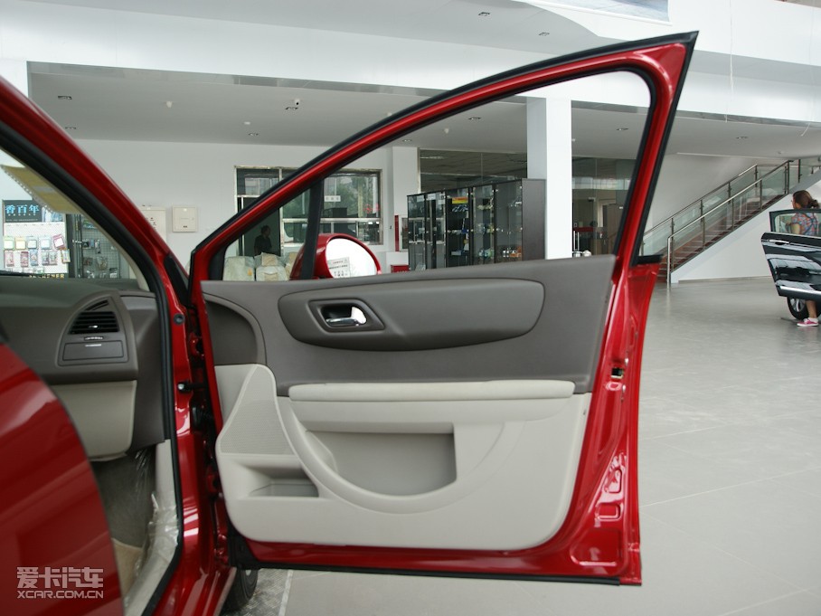 2010�����΃Ɏ� 1.6L �ք��И���