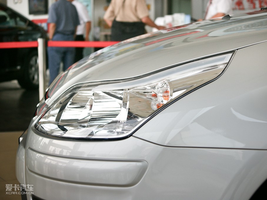 2010�����΃Ɏ� 1.6L �ք��И���