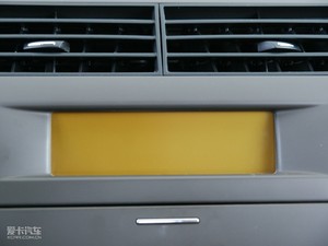 2010款1.6L 手动尚乐版 中控台显示屏