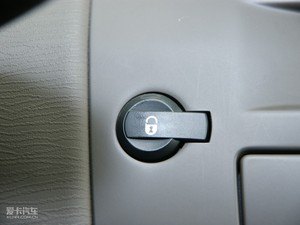 2010款1.6L 手动尚乐版 中控区