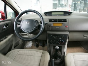 2010款1.6L 手动尚乐版 中控区