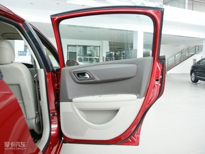 2010款1.6L 手动尚乐版 空间座椅