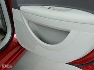 2010款1.6L 手动尚乐版 空间座椅
