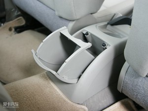 2010款1.6L 手动尚乐版 空间座椅