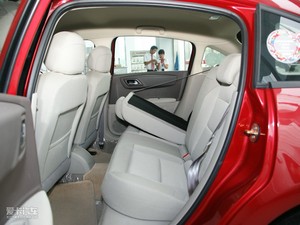 2010款1.6L 手动尚乐版 空间座椅