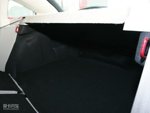 2010款1.6L 手动尚乐版 空间座椅
