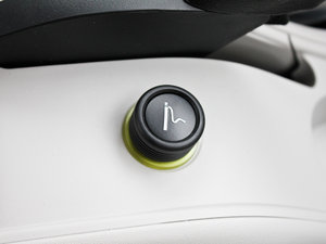 2011款1.6L 手动时尚版 空间座椅