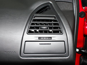 2011款1.6L 自动舒适版 中控区