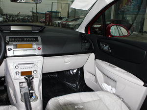 2011款1.6L 自动舒适版 中控区