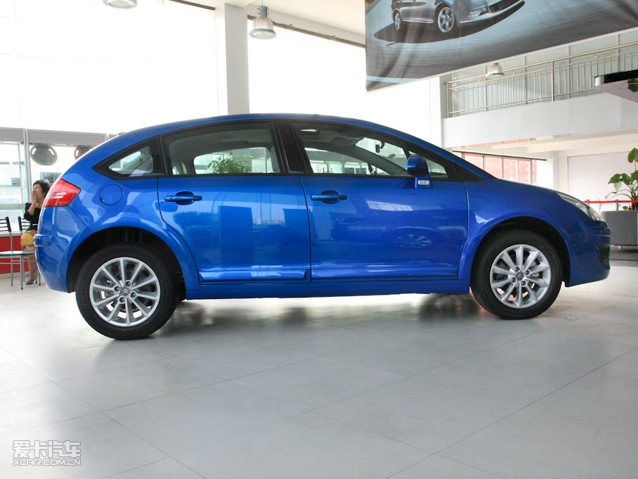 2011΃Ɏ 2.0L ԄӄŰ