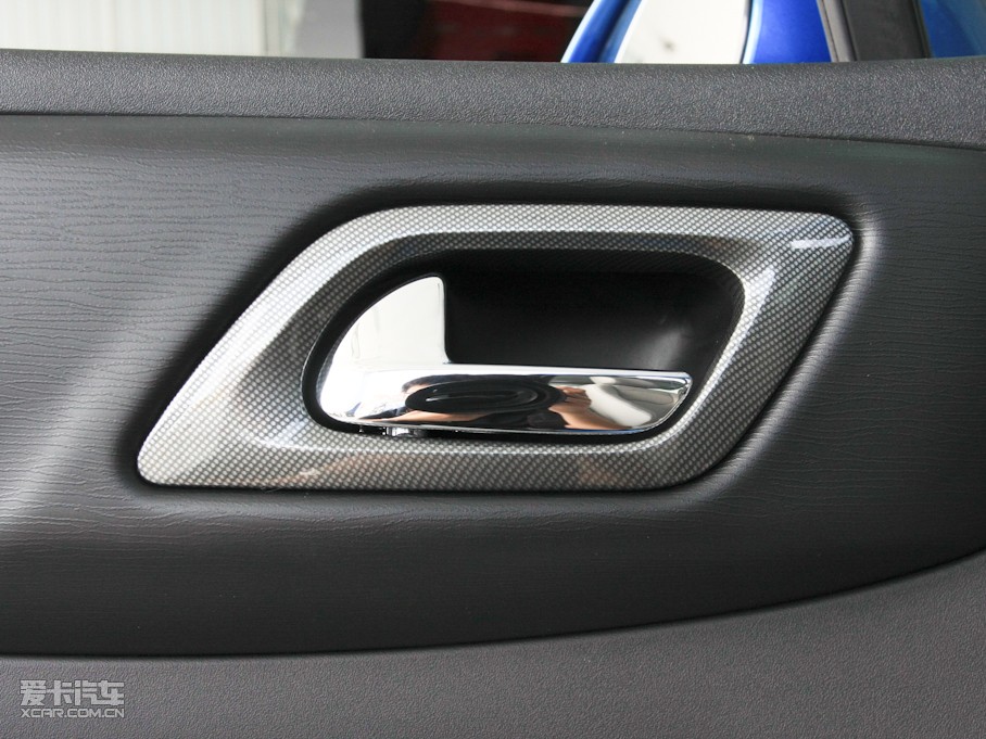 2011΃Ɏ 2.0L ԄӄŰ