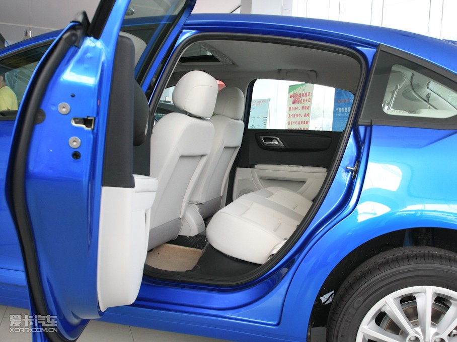 2011΃Ɏ 2.0L ԄӄŰ