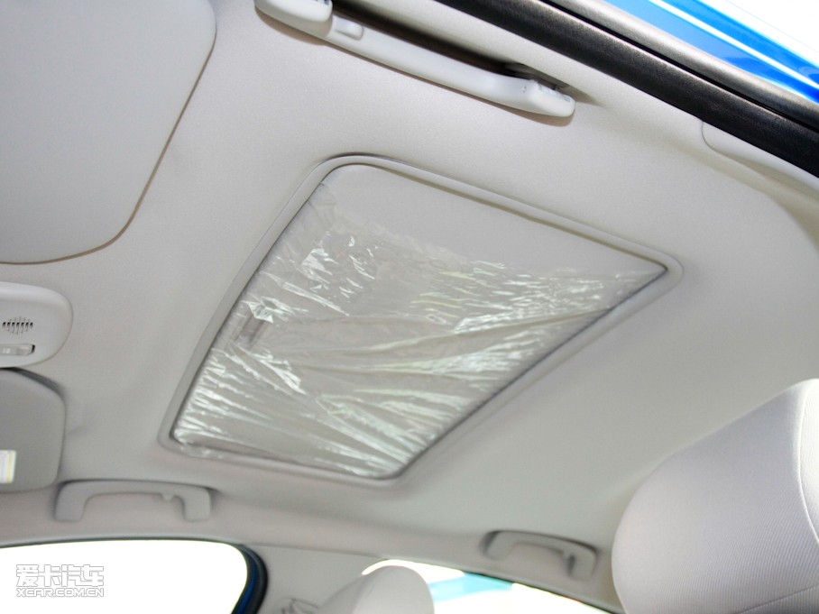 2011΃Ɏ 2.0L ԄӄŰ